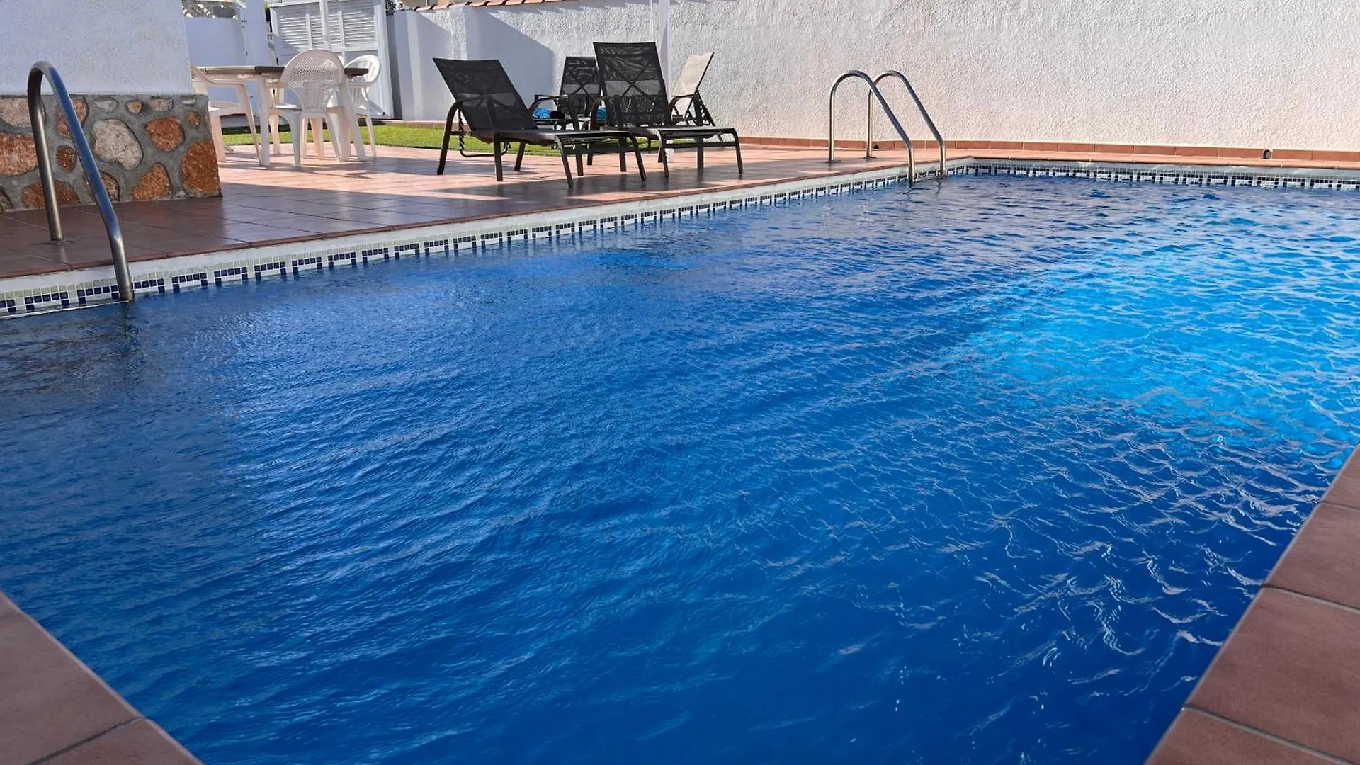 Villa Om, Piscina Privada, Aire Acondicionado Free contacts